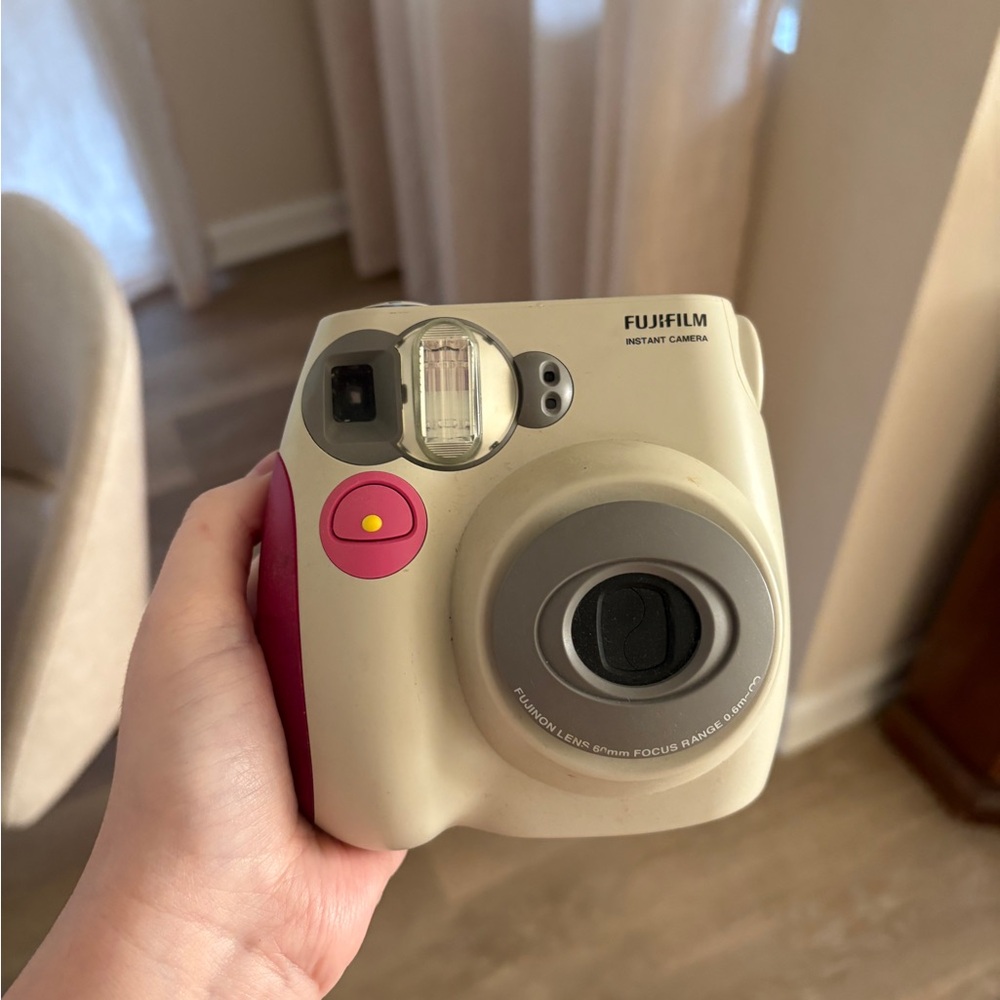 Fujifilm Instax Mini Camera Pink (With Film)